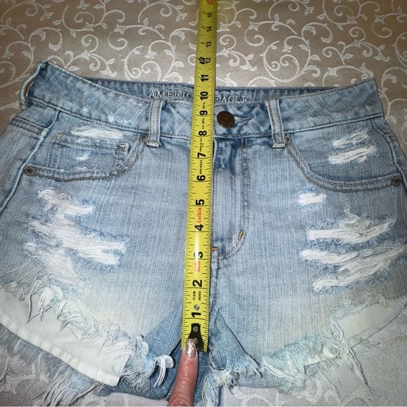 American Eagle Distressed Denim Shorts Size 4 - Picture 11 of 14